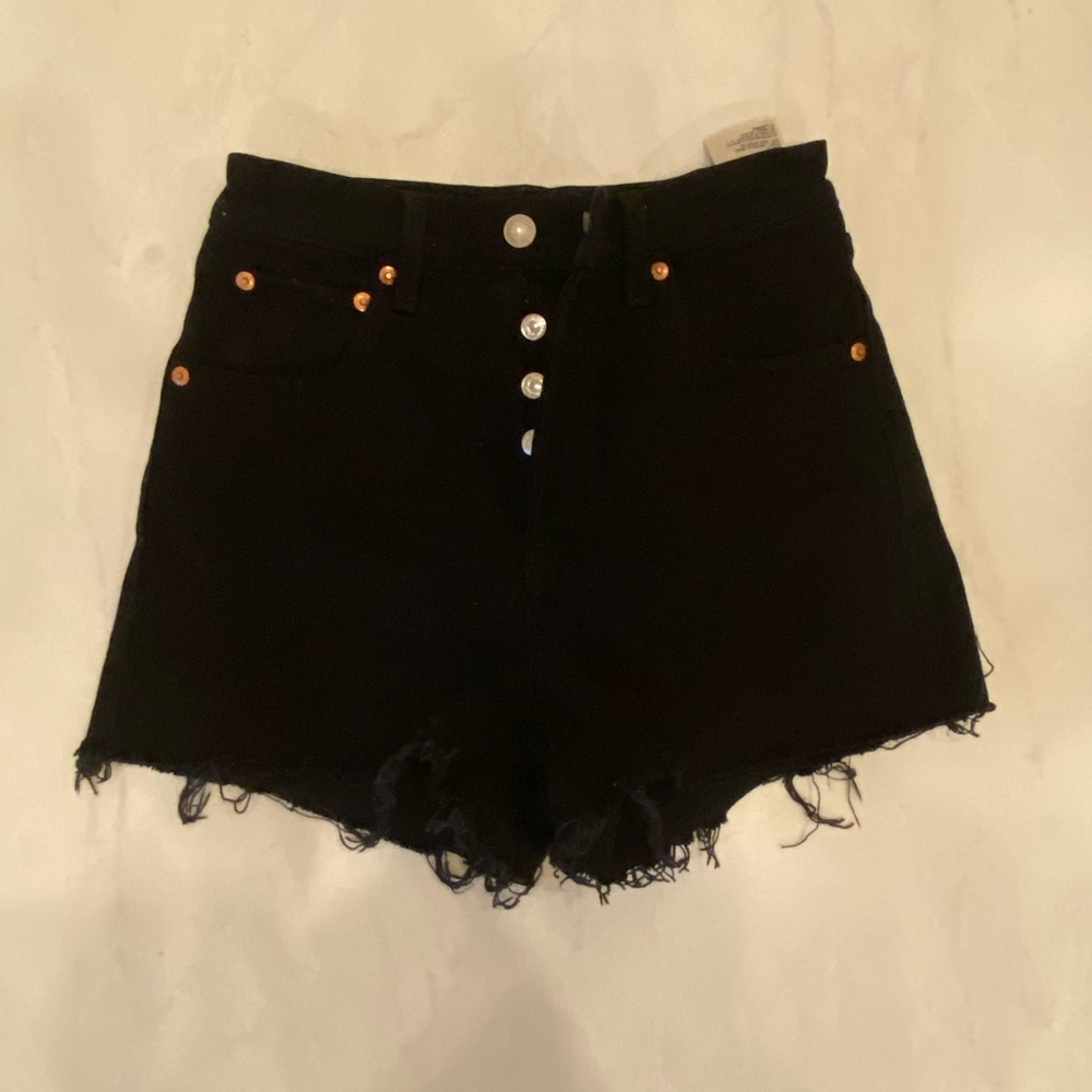 Levi’s Ribcage Shorts